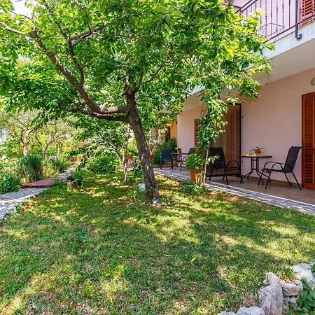 Apartament Lavanda *